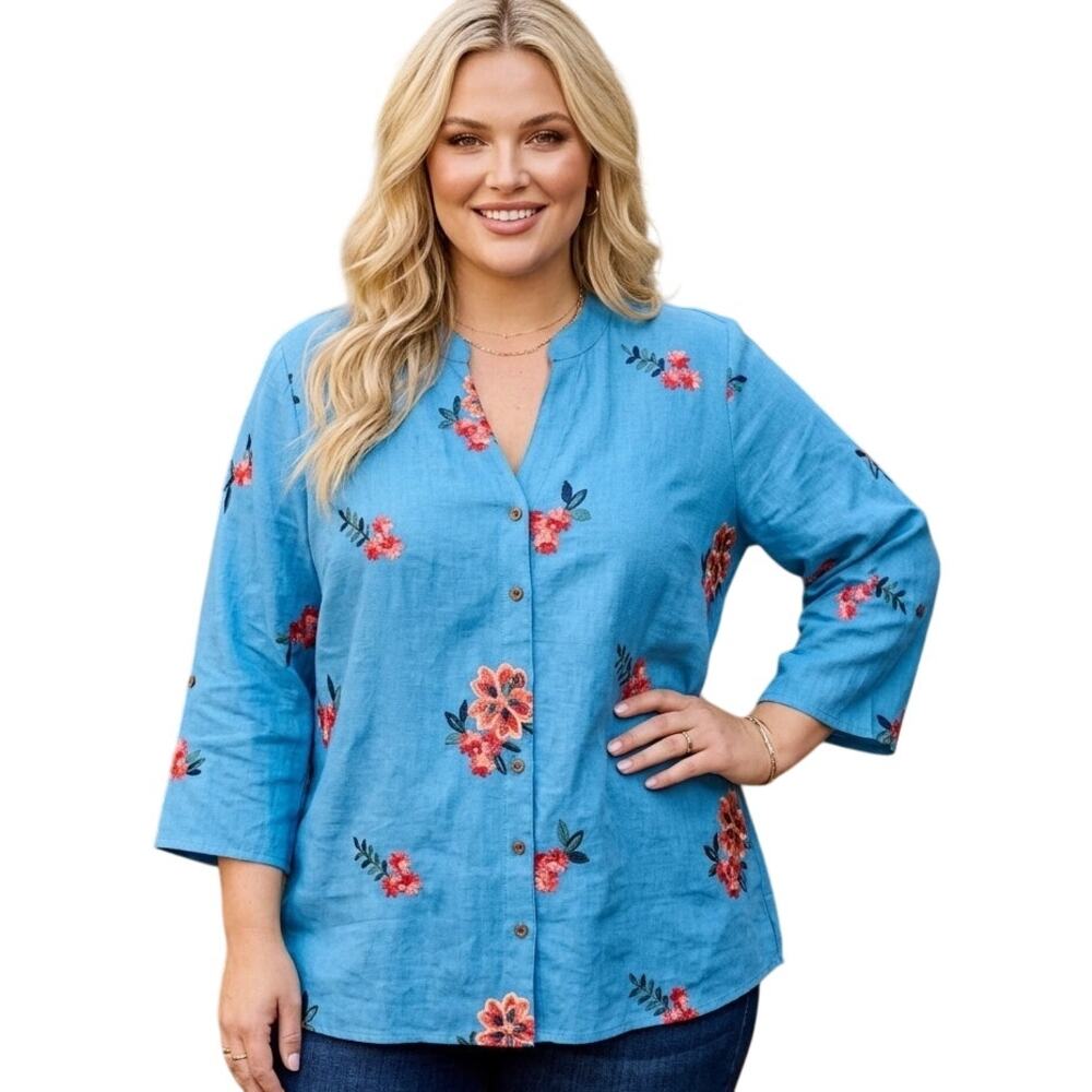 Kindred Embroidered Button Top Womens Size 1X Blue PInk Floral Boho Blouse